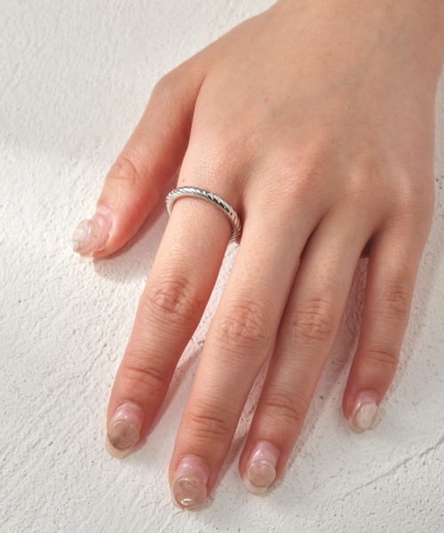VANNIE U(ヴァニーユー)の「rope ring(リング・レディース・シルバー/ゴールド・#13/#9/#11)」の21枚目の写真