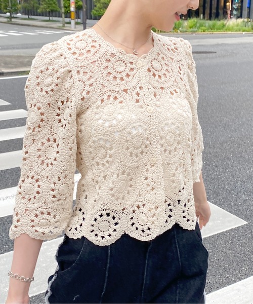 CPCM(シーピーシーエム)の「クロシェ編みパワショルニット(ニット/セーター・レディース・ブラック/グリーン/アイボリー・FREE)」の1枚目の写真