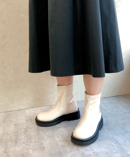 Noubel Voug Relax（ヌーベルヴォーグリラックス）の「トラックソールストレッチブーツ（ブーツ・レディース・アイボリー/ブラック/ダークブラウン・3L/M/LL/S/L）」の2枚目の写真