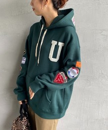 [UNIVERSAL OVERALL/ユニバーサルオーバーオール] 別注 スタジャン風　ワッペン刺繍スウェットパーカー