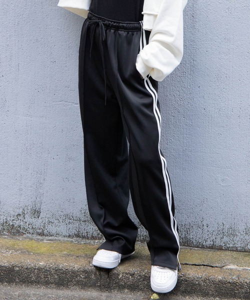 WEGO（ウィゴー）の「WEGO/サイドスリットトラックパンツ（スウェットパンツ・レディース・ホワイト/ブラック・FREE）」の6枚目の写真