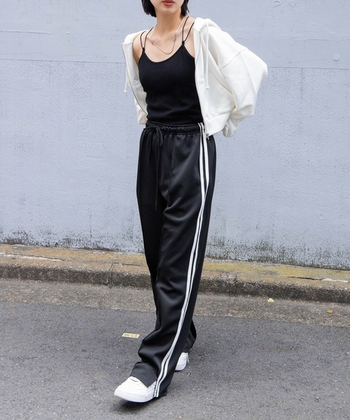 WEGO（ウィゴー）の「WEGO/サイドスリットトラックパンツ（スウェットパンツ・レディース・ホワイト/ブラック・FREE）」の9枚目の写真