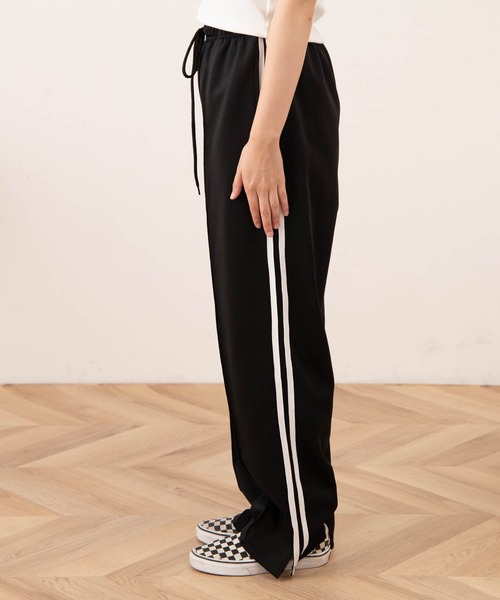 WEGO（ウィゴー）の「WEGO/サイドスリットトラックパンツ（スウェットパンツ・レディース・ホワイト/ブラック・FREE）」の16枚目の写真