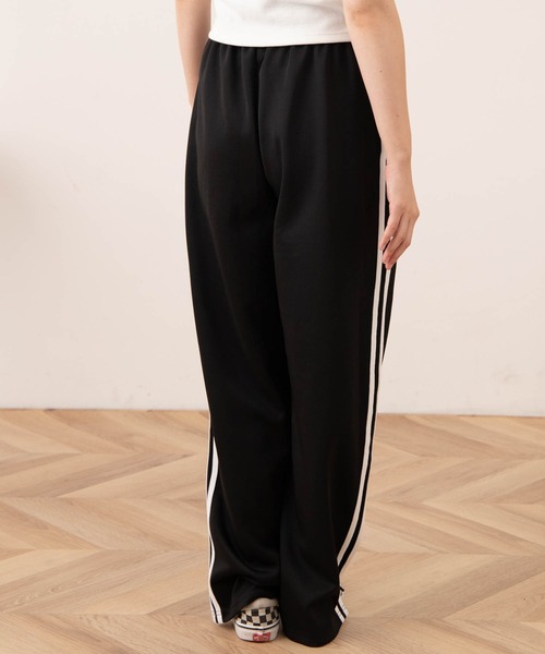 WEGO（ウィゴー）の「WEGO/サイドスリットトラックパンツ（スウェットパンツ・レディース・ホワイト/ブラック・FREE）」の7枚目の写真