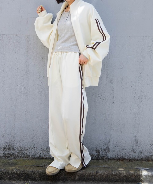 WEGO（ウィゴー）の「WEGO/サイドスリットトラックパンツ（スウェットパンツ・レディース・ホワイト/ブラック・FREE）」の15枚目の写真