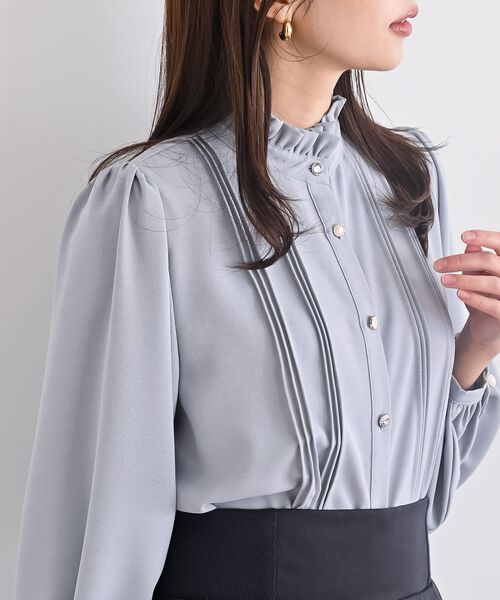 rps（アールピーエス）の「多釦ハイネックブラウス（シャツ/ブラウス・レディース・ブラック/オフホワイト/ピンクベージュ/ボルドー/サックスブルー・フリー）」の3枚目の写真