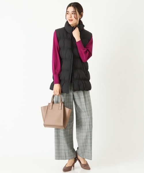 a.v.v（アーヴェヴェ）の「【サスティナブル】ストレッチ中綿ベスト（ダウンベスト・レディース・ベージュ/ブラック・40/42/38/34/36）」の5枚目の写真