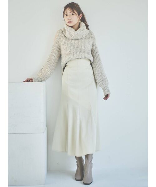 dazzlin（ダズリン）の「【吉田朱里コラボ】ショルダーオープンラメニットトップス（ニット/セーター・レディース・ベージュ/グレー/アイボリー・FREE）」の5枚目の写真