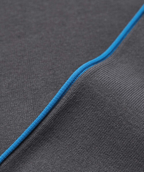 ADAM ET ROPE'(アダムエロペ)の「【サステナブル・WEB限定(一部店舗展開あり)・2WAY】バイカラーコンパクトニット(ニット/セーター・レディース・ブラウン系その他/チャコールグレー/ブラック系その他・FREE)」の18枚目の写真