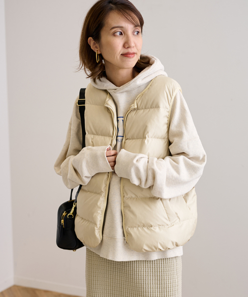 FRAMeWORK(フレームワーク)の「ダウンベスト(ダウンベスト・レディース・ベージュ/グリーン/ネイビー・FREE)」の8枚目の写真