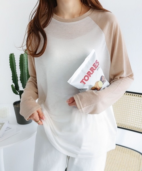 andme(アンドミー)の「シアーオーバーサイズ配色ラグラン長袖トップス(Tシャツ/カットソー・レディース・グレー/アイボリー/ベージュ・FREE)」の1枚目の写真
