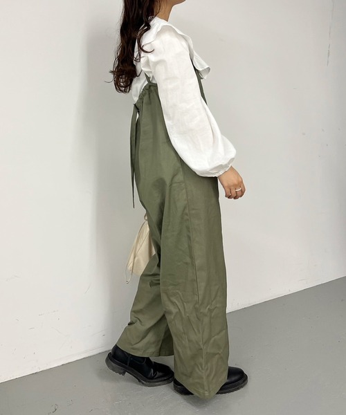 Birthday room（バースデイルーム）の「綿ツイルギャザーオールインワン（つなぎ/オールインワン・レディース・オリーブ/ブラック・FREE）」の6枚目の写真