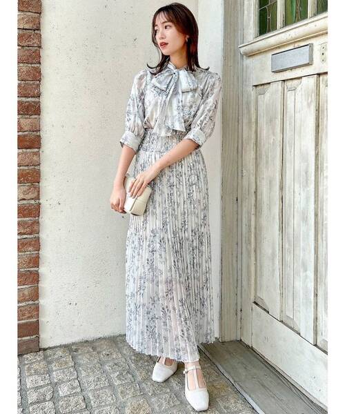 dazzlin（ダズリン）の「ストライプフラワープリーツワンピース