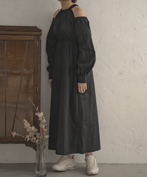 Ambre Ciel（アンブルシエル）の「肩開きギャザーフレアワンピース／【WEB/EC限定商品】（ワンピース・レディース・ブラック/オフホワイト/ダークブラウン・FREE）」の15枚目の写真