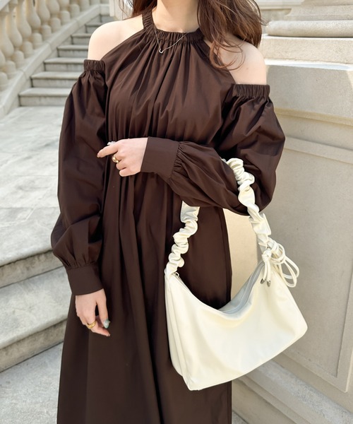 Ambre Ciel（アンブルシエル）の「肩開きギャザーフレアワンピース／【WEB/EC限定商品】（ワンピース・レディース・ブラック/オフホワイト/ダークブラウン・FREE）」の19枚目の写真