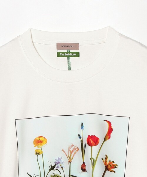 BEAMS LIGHTS（ビームスライツ）の「BEAMS LIGHTS / 『The Bulb Book』 フラワープリント Tシャツ（Tシャツ/カットソー・メンズ・ホワイト/ブラック/ネイビー/ホワイト系その他2・SMALL/MEDIUM/LARGE）」の17枚目の写真