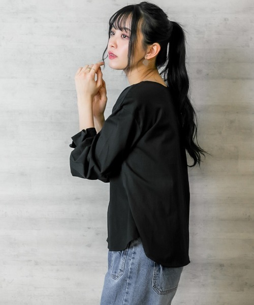 atONE(アットワン)の「atONE タックスリーブカットソー 長袖(Tシャツ/カットソー・レディース・モカ/ブラック/オフホワイト・F)」の12枚目の写真