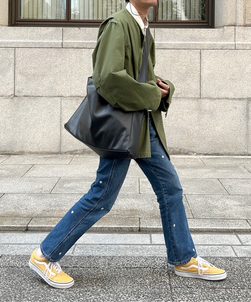 CPCM（シーピーシーエム）の「フェイクレザービッグワンショルダーバッグ（ショルダーバッグ・メンズ・アイボリー/ブラック・FREE）」の8枚目の写真