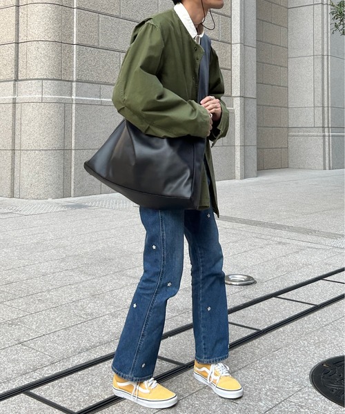 CPCM（シーピーシーエム）の「フェイクレザービッグワンショルダーバッグ（ショルダーバッグ・メンズ・アイボリー/ブラック・FREE）」の10枚目の写真