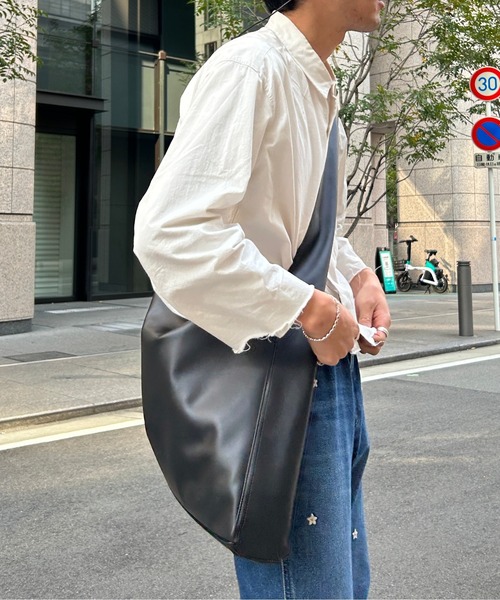 CPCM（シーピーシーエム）の「フェイクレザービッグワンショルダーバッグ（ショルダーバッグ・メンズ・アイボリー/ブラック・FREE）」の13枚目の写真