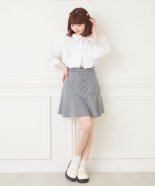 ems excite（エムズエキサイト）の「ロゴ刺繍ボウタイBL（シャツ/ブラウス・レディース・ブルー/ブルー系その他/ホワイト・FREE）」の4枚目の写真