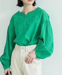 アイレット刺繍スカラップブラウス