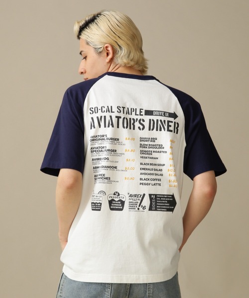 AVIREX（アヴィレックス）の「ウェストコースト メニューデザイン 半袖 ラグラン Tシャツ / WESTCOAST MENU DESIGN RAGLAN T-SHIRT /  アヴィレックス / AVIREXＷＥＳＴ　ＣＯＡＳＴ　ＳＳ　ＢＢ　ＴＥＥ　ＭＥＮＵ（Tシャツ/カットソー・メンズ・ブラック/ネイビー/ゴールド・M/L/2XL/XL）」の2枚目の写真