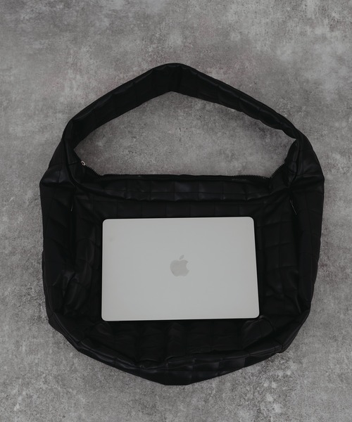 QUILTING FAKE LEATHER SHOULDER BAG/キルティングフェイク