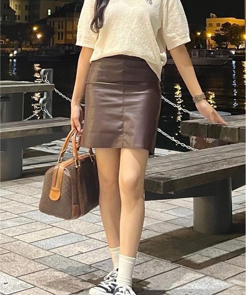 ROOPTOKYO(ループトウキョウ)の「▲Leather Mini Skirt / レザーミニスカート レザースカート(スカート・レディース・ブラック/ダークブラウン/ベージュ・S/M/L)」の3枚目の写真