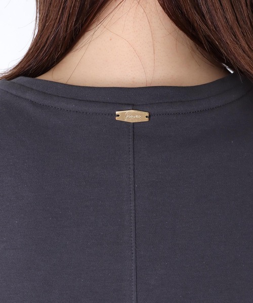 Jines(ジネス)の「ポケットTシャツ ★プレミアムスムースカットソー(Tシャツ/カットソー・レディース・オフホワイト/ブラック/グリーン/チャコールグレー・38)」の7枚目の写真