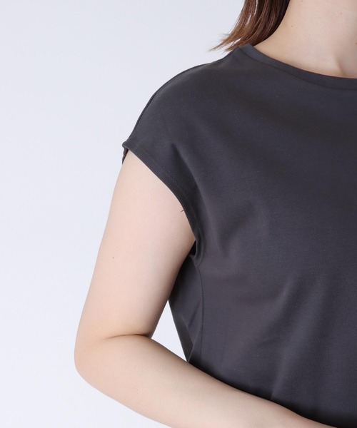 Jines(ジネス)の「ポケットTシャツ ★プレミアムスムースカットソー(Tシャツ/カットソー・レディース・オフホワイト/ブラック/グリーン/チャコールグレー・38)」の9枚目の写真