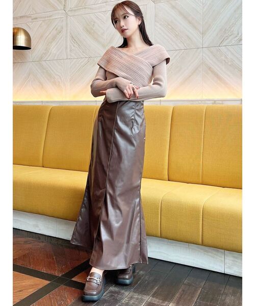 RESEXXY（リゼクシー）の「ランダムリブクロスニットトップス（ニット/セーター・レディース・ベージュ/ホワイト/ブラック/ブルー・FREE）」の10枚目の写真