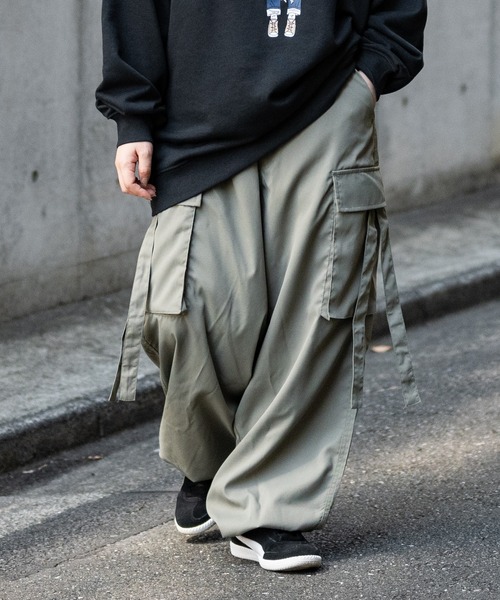 JOHN'S CLOSET(ジョンズクローゼット)の「【13】ナチュラルストレッチ カーゴパンツ(カーゴパンツ・メンズ・ホワイト系その他/ライトカーキ/ブラック・MEDIUM/LARGE)」の3枚目の写真