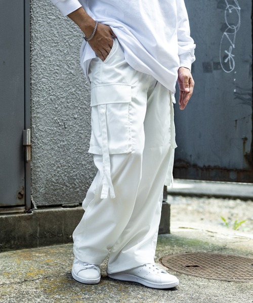 JOHN'S CLOSET(ジョンズクローゼット)の「【13】ナチュラルストレッチ カーゴパンツ(カーゴパンツ・メンズ・ホワイト系その他/ライトカーキ/ブラック・MEDIUM/LARGE)」の1枚目の写真