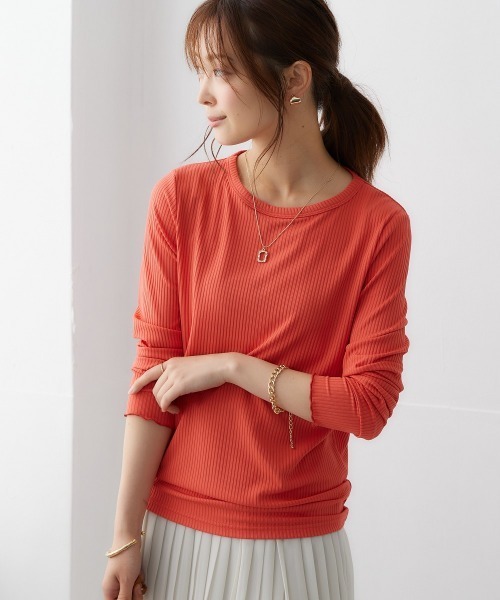 nissen（ニッセン）の「細リブクルーネックカットソートップス（Tシャツ/カットソー・レディース・コーラル/ブラウン系/ネイビー/ブラック/ホワイト×ブラック/サックスブルー/オフホワイト/ライトグレー/レッド/ネイビー×ホワイト・LL/L/S/M/3L）」の10枚目の写真