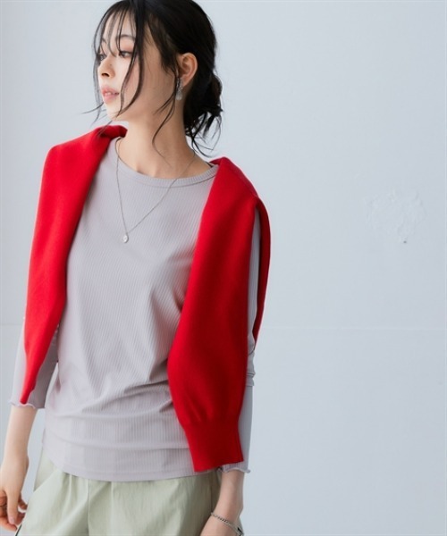 nissen（ニッセン）の「細リブクルーネックカットソートップス（Tシャツ/カットソー・レディース・コーラル/ブラウン系/ネイビー/ブラック/ホワイト×ブラック/サックスブルー/オフホワイト/ライトグレー/レッド/ネイビー×ホワイト・LL/L/S/M/3L）」の4枚目の写真