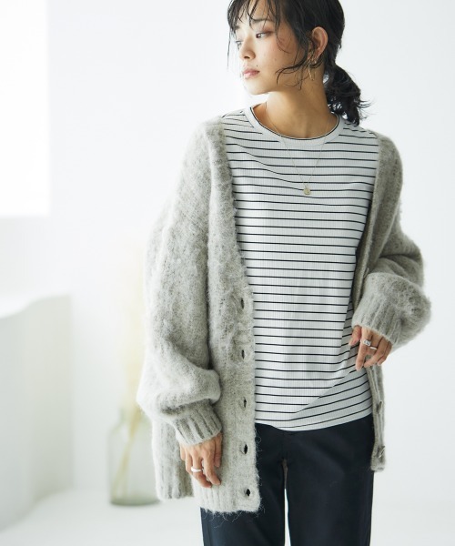 nissen（ニッセン）の「細リブクルーネックカットソートップス（Tシャツ/カットソー・レディース・コーラル/ブラウン系/ネイビー/ブラック/ホワイト×ブラック/サックスブルー/オフホワイト/ライトグレー/レッド/ネイビー×ホワイト・LL/L/S/M/3L）」の11枚目の写真