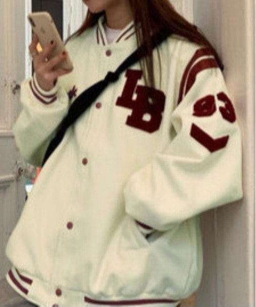 Burner(バーナー)の「【OKUOKU 0909】オーバーシルエット スタジャン oku-outer-656366463032-26 U1(テーラードジャケット・レディース・ホワイト/ブラック・XL/L/M)」の5枚目の写真