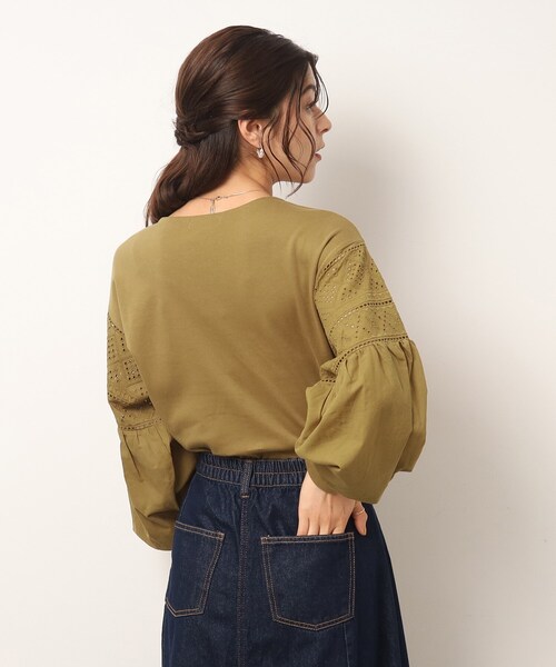 DRESKIP(ドレスキップ)の「◆【ぽわん袖で二の腕カバー】 刺繍デザイン切り替えトップス(Tシャツ/カットソー・レディース・ブラック/グリーン/こしょう色系/ライトベージュ・03/02/04)」の16枚目の写真