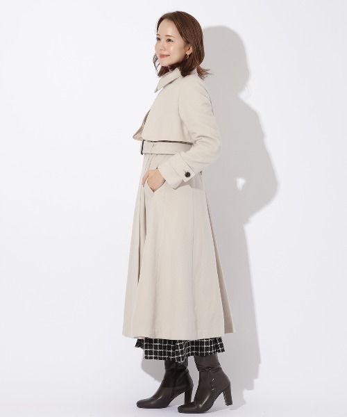 アンドクチュール　ペコラムビーバートレンチコート ウールコート　ホワイト AND COUTURE（アンドクチュール）の「ペコラムビーバートレンチコート