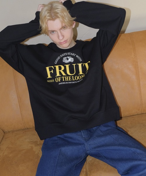 FRUIT OF THE LOOM(フルーツオブザルーム)の「TYPOGRAPHYクルーネックスウェット / 長袖 / カジュアル / フロント / プリント / ユニセックス(スウェット・メンズ・A/H/B/G/I/C/D/E/F・M/L/XL)」の1枚目の写真