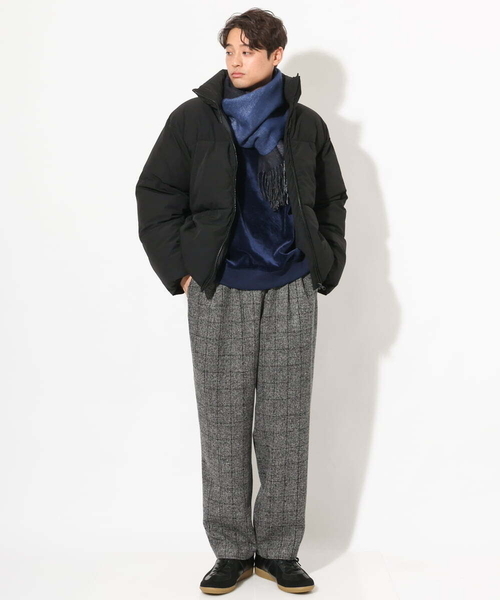 a.v.v(アーヴェヴェ)の「【プレゼントに人気】リバーシブルグラデーションマフラー(マフラー・メンズ・チャコールグレー/ネイビー・46)」の6枚目の写真