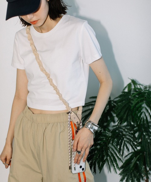 Beau're（ヴュレ）の「SETUP7限定メタリックシルバーが登場！【BEAURE】ナイロン ギャザー モバイル ストラップショルダー B-24003（スマホグッズ・レディース・ブラック/ライトグレー/ライトパープル/アイボリー/イエロー/シルバー・FREE）」の2枚目の写真