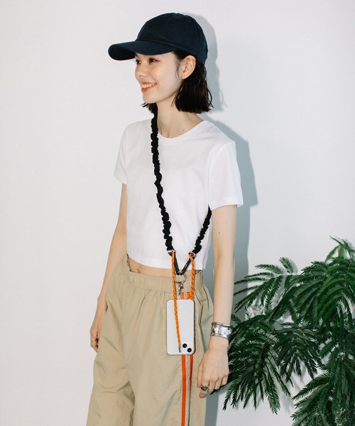 Beau're（ヴュレ）の「SETUP7限定メタリックシルバーが登場！【BEAURE】ナイロン ギャザー モバイル ストラップショルダー B-24003（スマホグッズ・レディース・ブラック/ライトグレー/ライトパープル/アイボリー/イエロー/シルバー・FREE）」の3枚目の写真