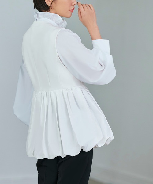 RUIRUE BOUTIQUE(ルイルエブティック)の「バルーンペプラムジレ&スリムパンツスーツ2点セットアップ 美脚効果(パンツドレス・レディース・ブラック/ホワイト×ブラック/ネイビー・LL/L/M/S/3L)」の7枚目の写真