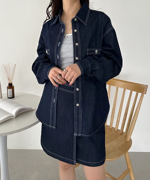 CLEA(クレア)の「デニムシャツ+スカートセットアップ(セットアップ・レディース・ブルー・M)」の2枚目の写真