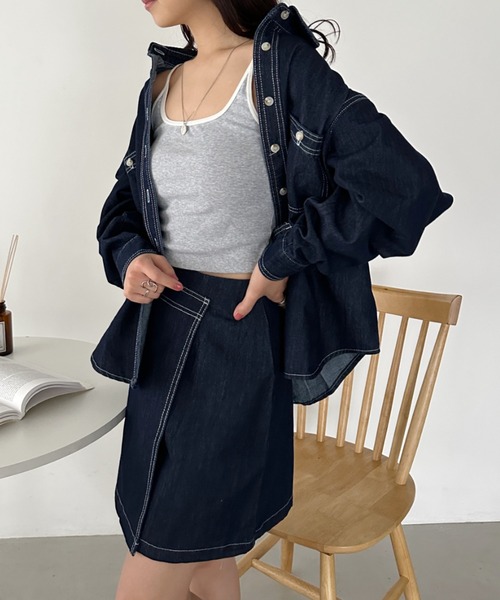 CLEA(クレア)の「デニムシャツ+スカートセットアップ(セットアップ・レディース・ブルー・M)」の5枚目の写真