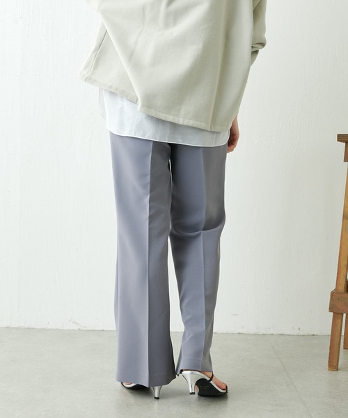 COLLAGE GALLARDAGALANTE（コラージュガリャルダガランテ）の「【OT】セミフレアスリットパンツ（スラックス・レディース・グレー/ダークブラウン・0/1）」の12枚目の写真