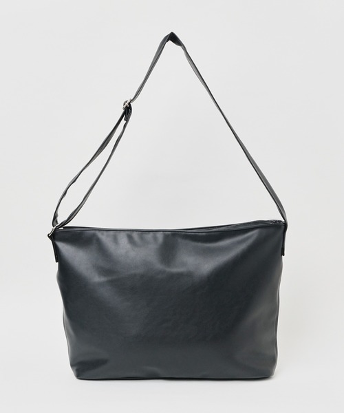 WEGO（ウィゴー）の「WEGO/レザータッチBIGショルダー（ショルダーバッグ・レディース・ブラック/ダークブラウン/グレー・FREE）」の4枚目の写真