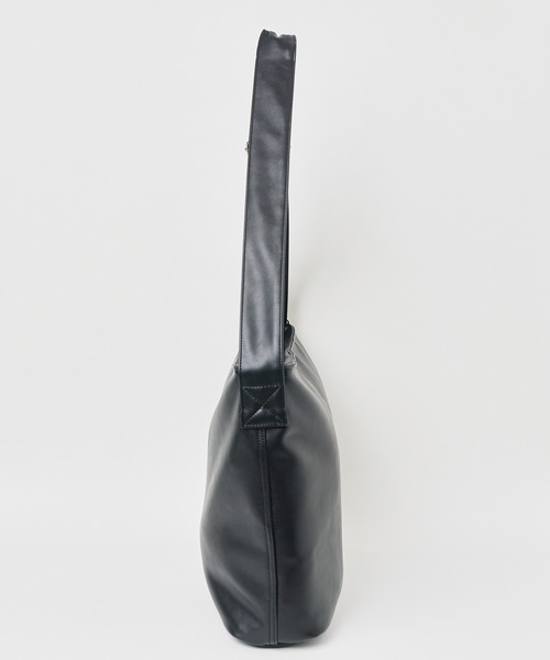 WEGO（ウィゴー）の「WEGO/レザータッチBIGショルダー（ショルダーバッグ・レディース・ブラック/ダークブラウン/グレー・FREE）」の6枚目の写真